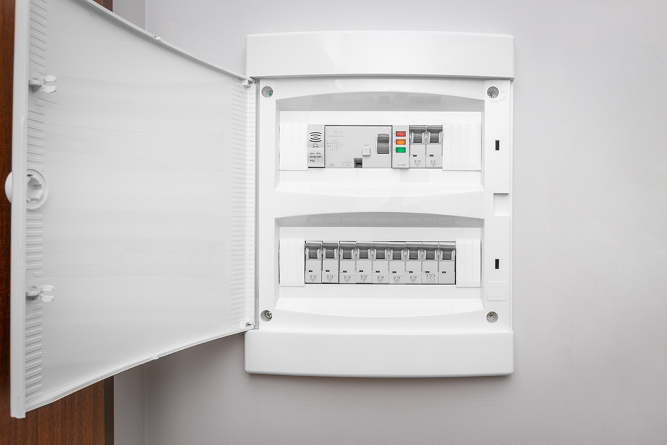 Über­spannungs­schutz bei Elektrotechnik Kastner GmbH & Co. KG in Westendorf