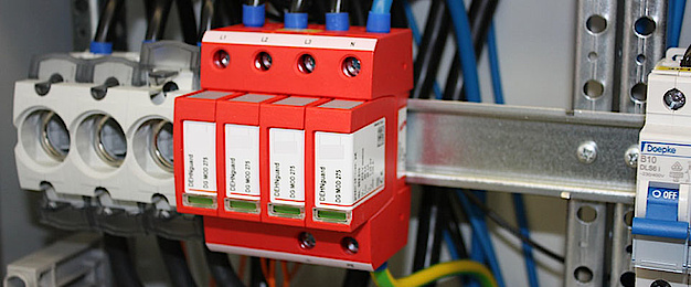 Über­spannungs­schutz bei Elektrotechnik Kastner GmbH & Co. KG in Westendorf