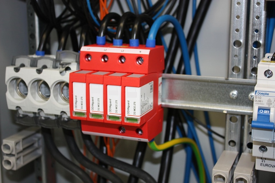 U berspannungsschutz bei Elektrotechnik Kastner GmbH & Co. KG in Westendorf